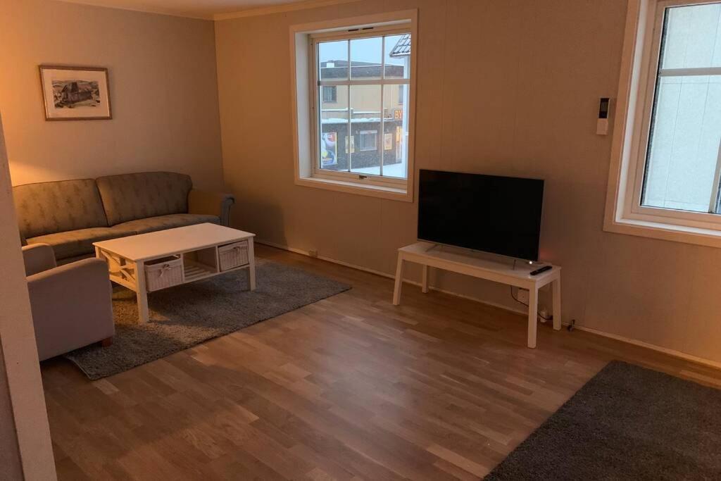 Koselig Hus I Havna Apartman Svolvær Kültér fotó