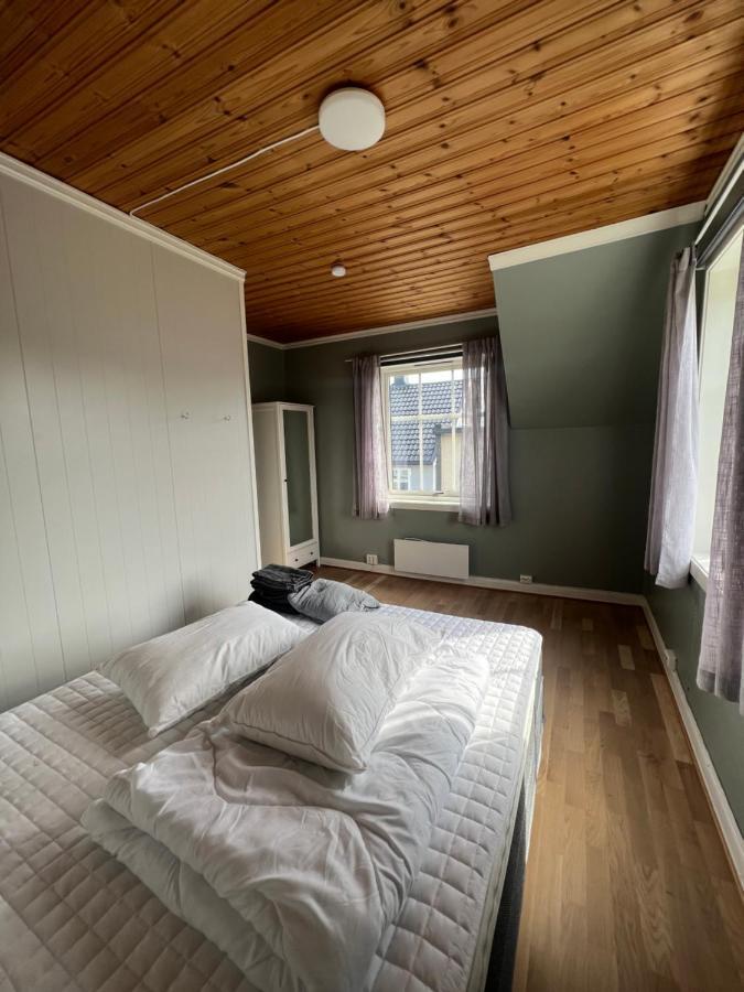Koselig Hus I Havna Apartman Svolvær Kültér fotó
