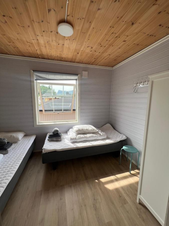 Koselig Hus I Havna Apartman Svolvær Kültér fotó